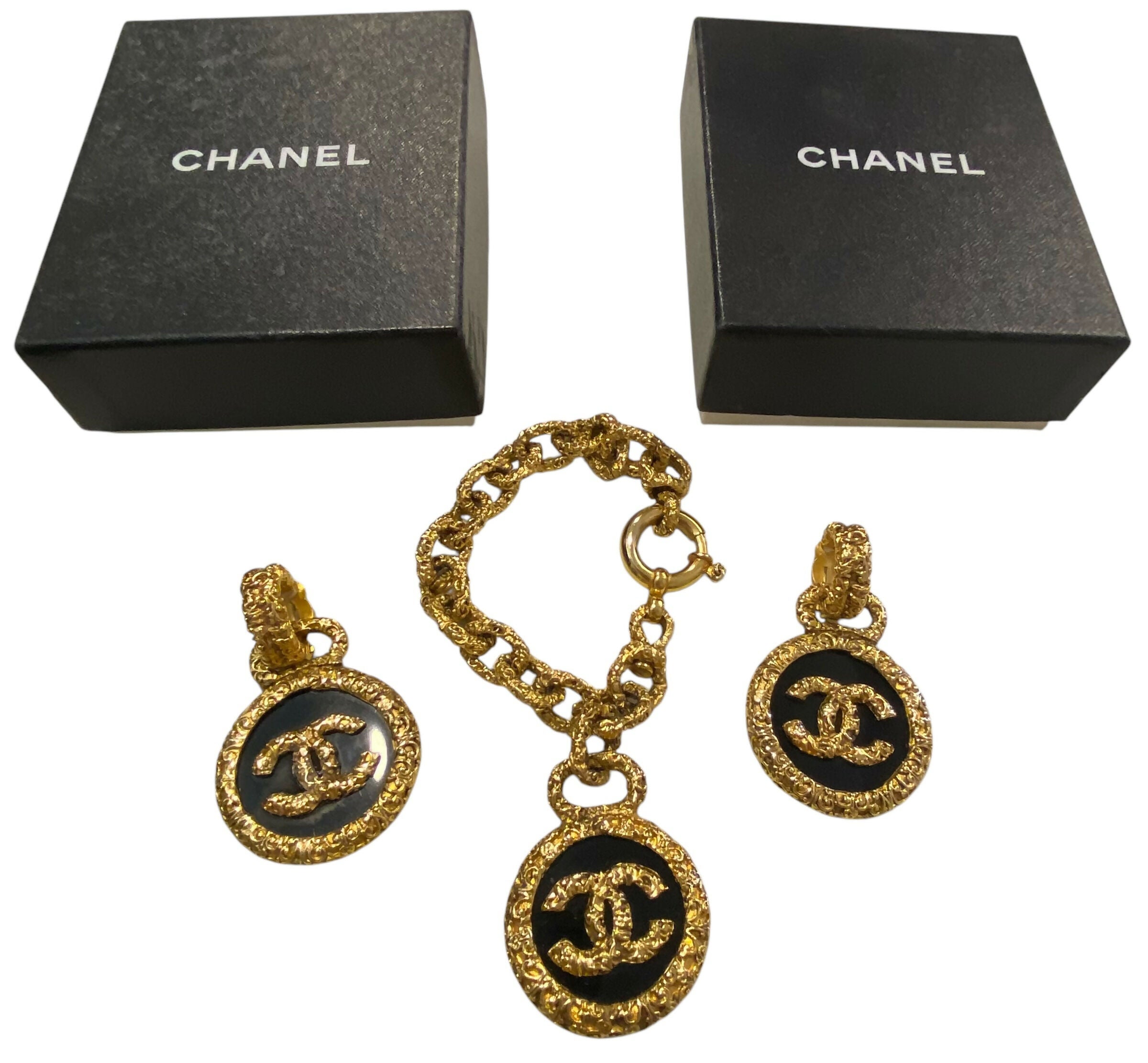 Chanel 93A Large Gold Metal Black Onyx Medallion CC Florentine Bracelet & Earrings SET