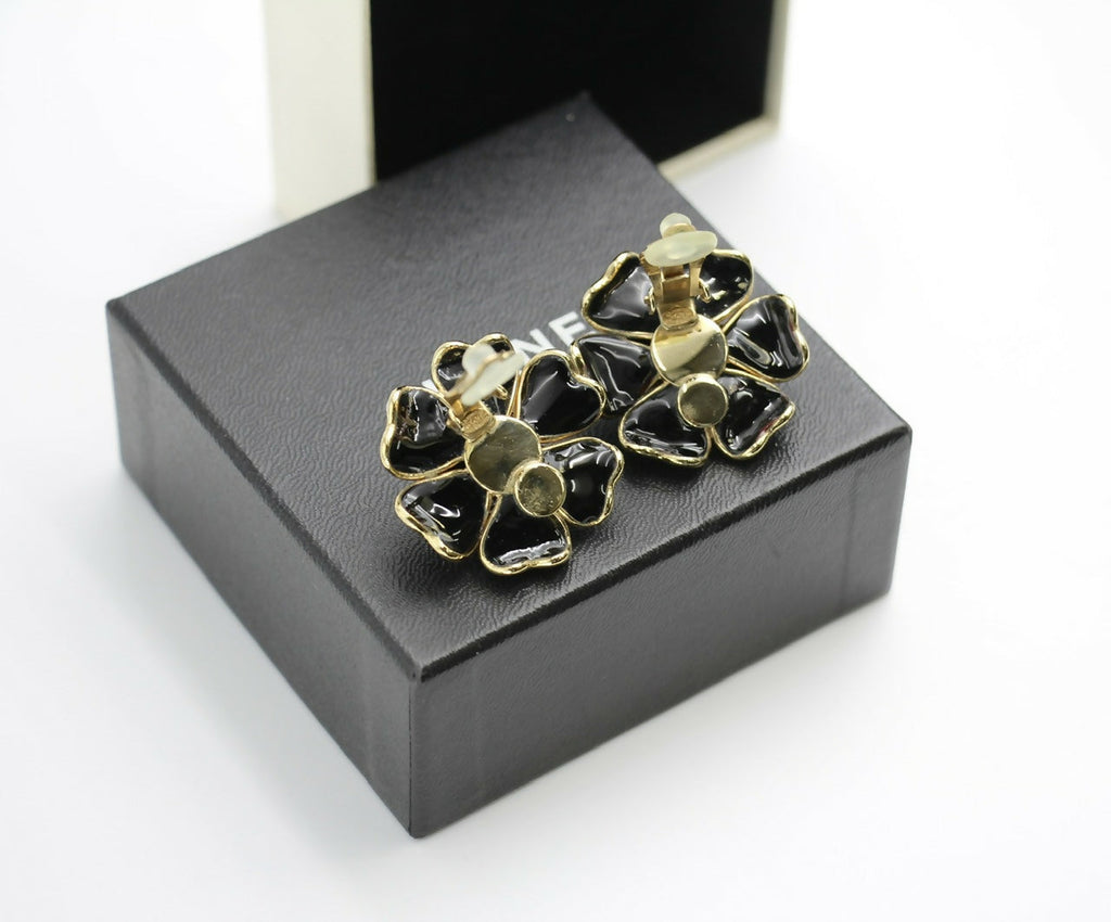 Chanel Vintage 02A Gripoix Shiny Black Large Camellia Clip-on Earrings