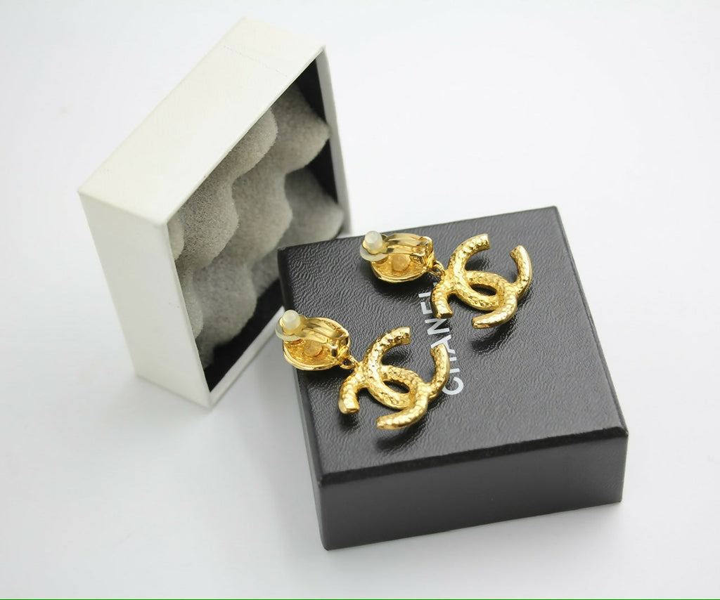 Chanel Vintage 95A Gold-plated Carved Dangle Clip-on Earrings