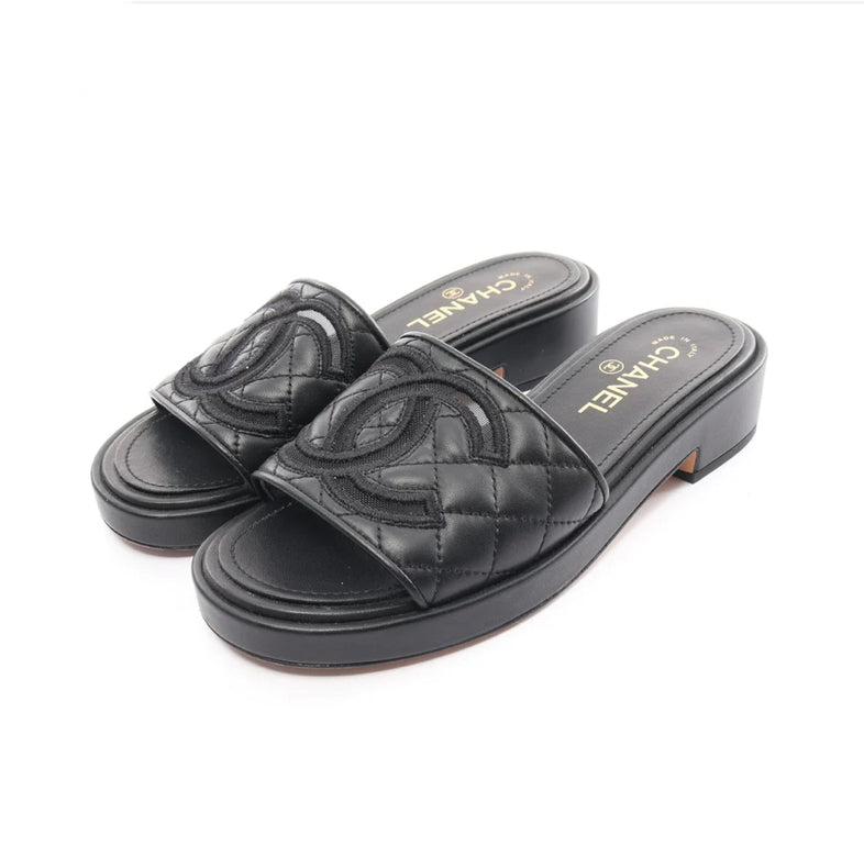 Chanel Black Quilted Leather Sandals Size 38C Slide Sandals