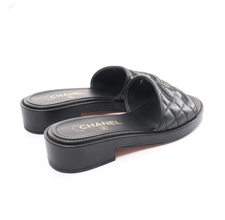 Chanel Black Quilted Leather Sandals Size 38C Slide Sandals
