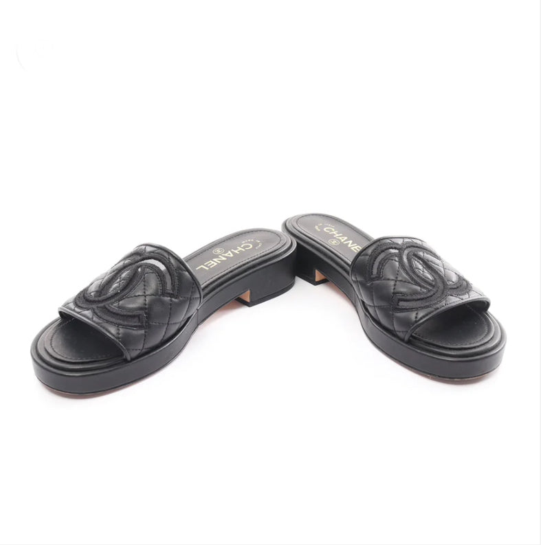 Chanel Black Quilted Leather Sandals Size 38C Slide Sandals