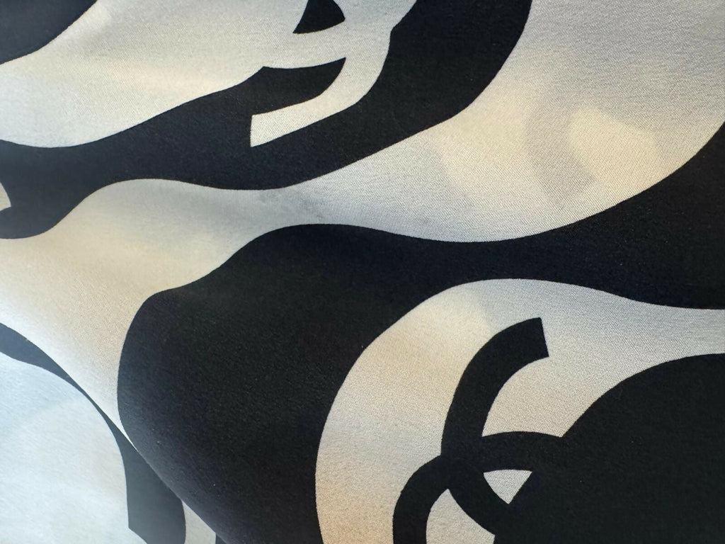 Chanel 2021 SS Wave Pants – Black & White