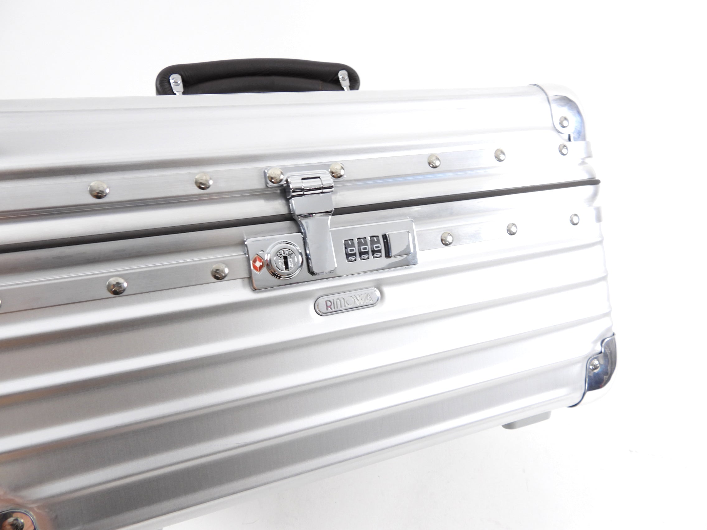 Rimowa Silver Classic Flight Beauty Case