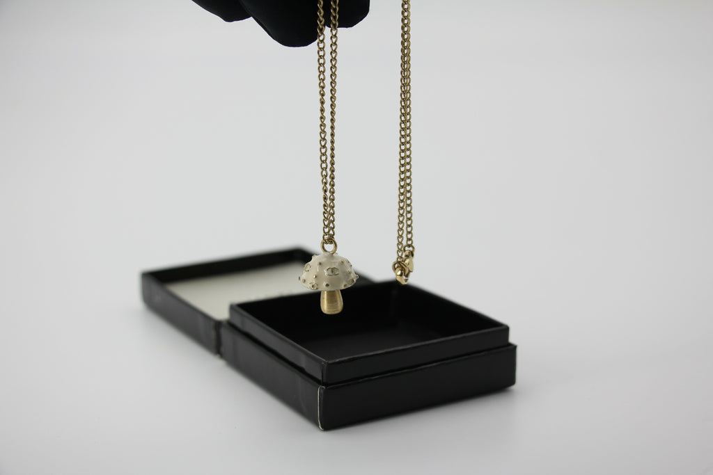 Chanel Vintage 03S Metal White Mushroom Necklace