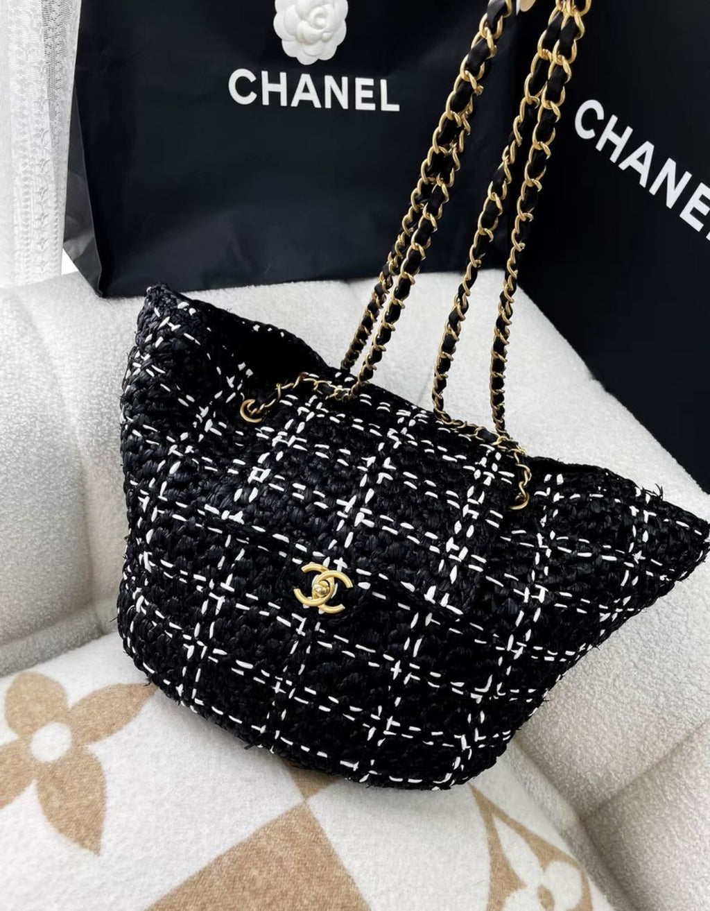 Chanel 23S raffia black and white woven tote bag