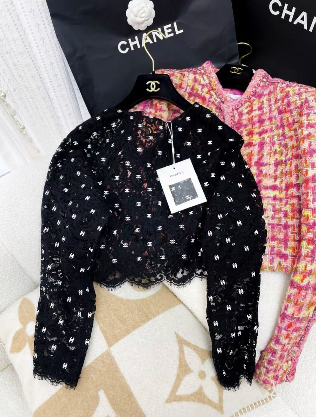 Chanel 20A cc print black lace top