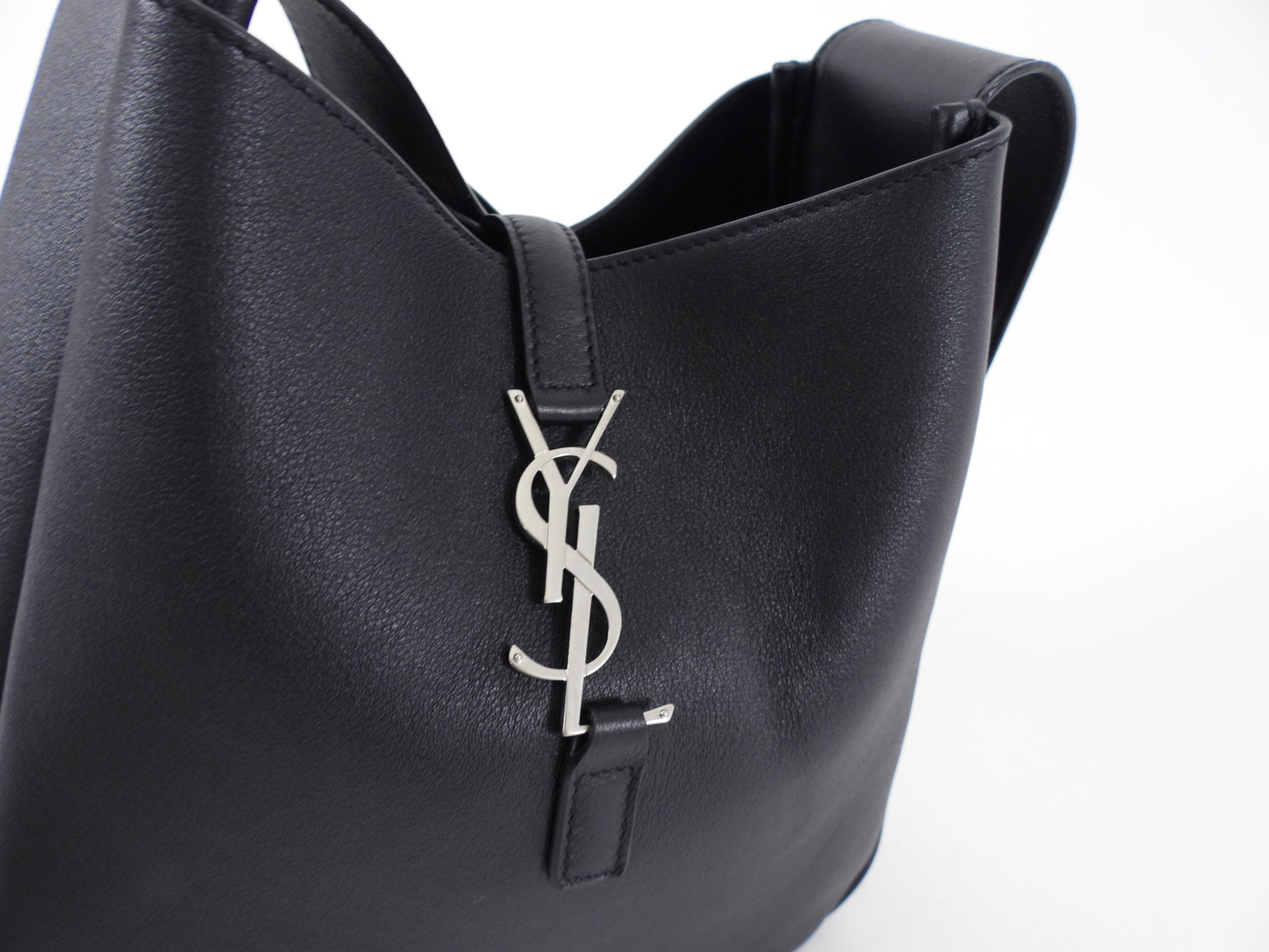Saint Laurent Black Grained Leather Le 5 À 7 Supple Small Shoulder Hobo Bag