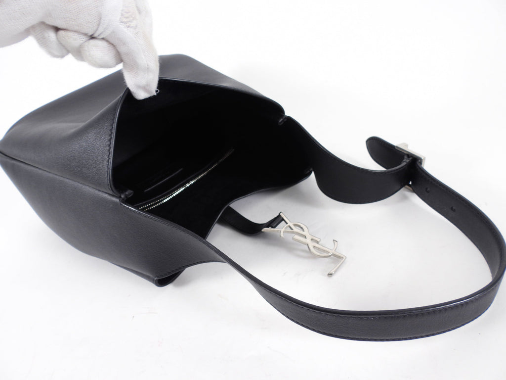 Saint Laurent Black Grained Leather Le 5 À 7 Supple Small Shoulder Hobo Bag
