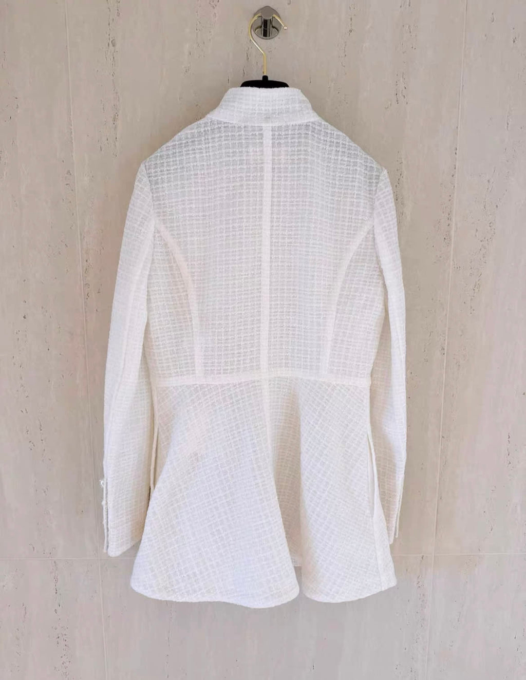CHANEL 23S RUNWAY WHITE EMBELLISHED TWEED JACKET 36