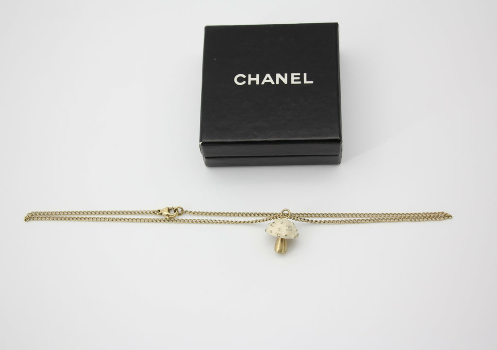 Chanel Vintage 03S Metal White Mushroom Necklace