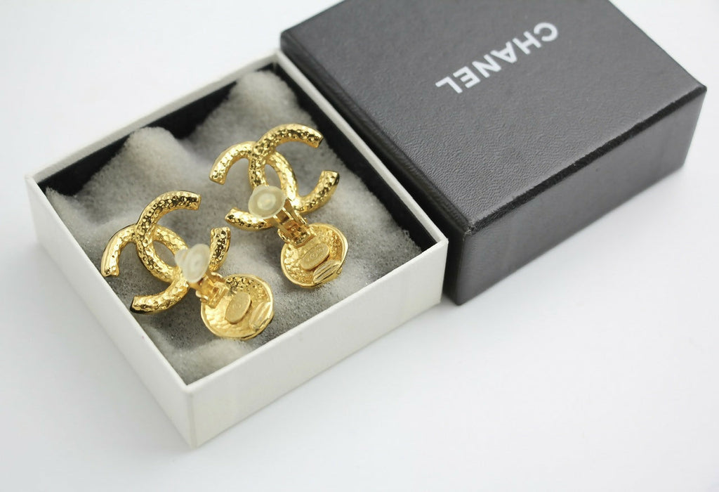 Chanel Vintage 95A Gold-plated Carved Dangle Clip-on Earrings