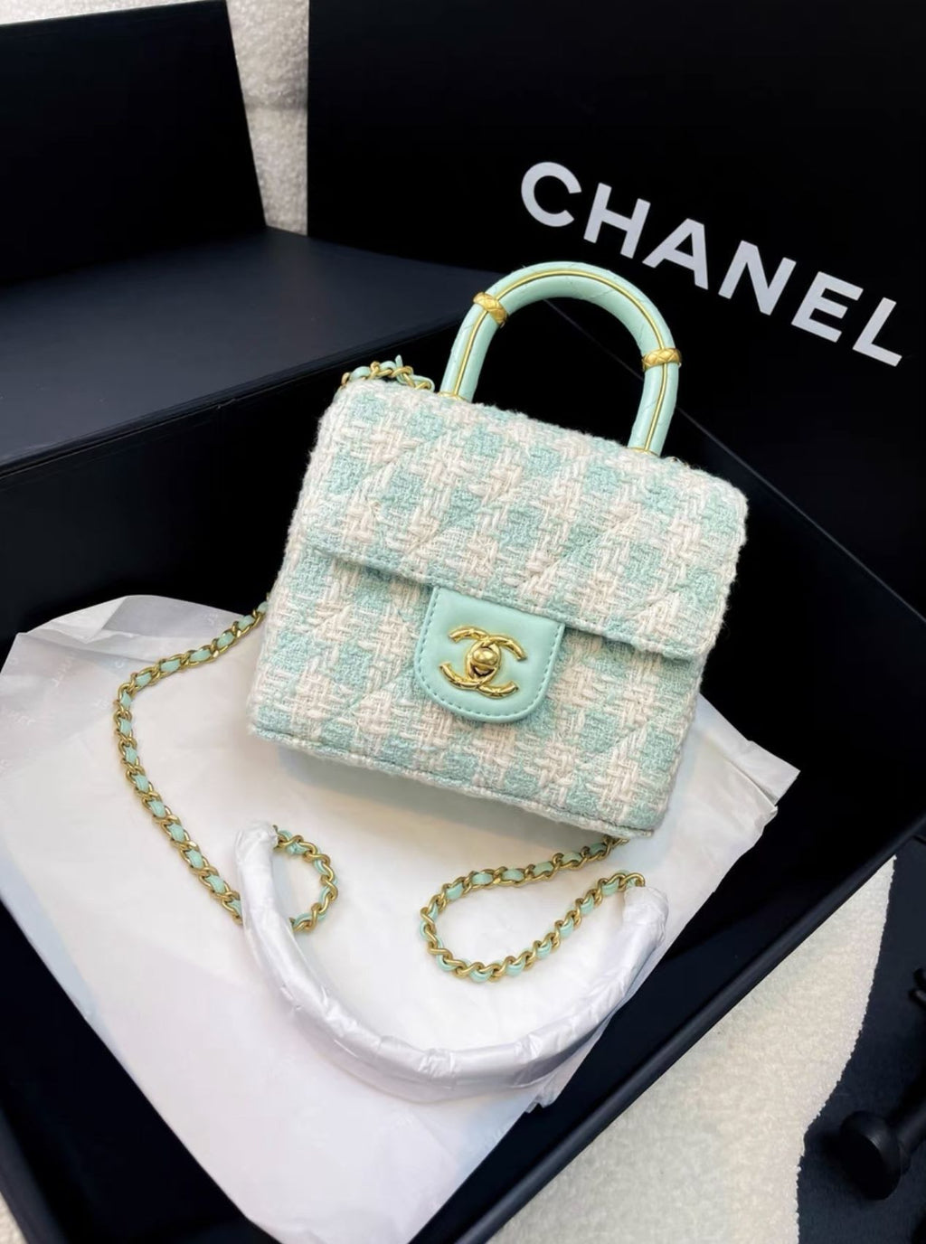 Chanel 23 green bag