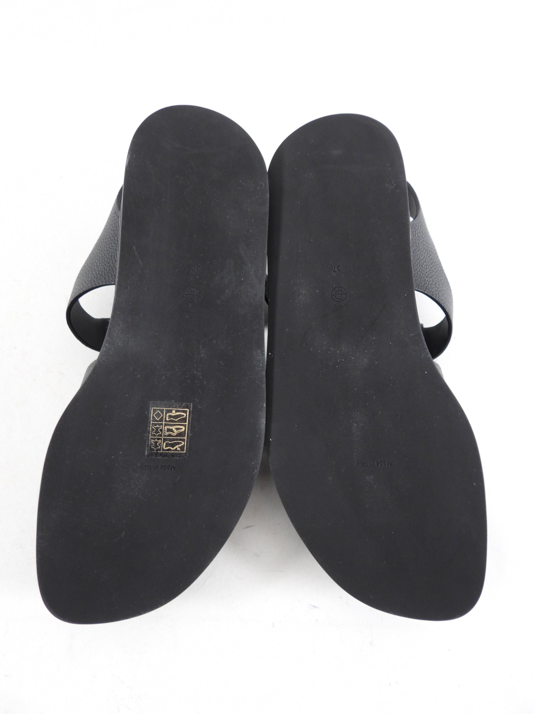 The Row Black Leather The Fisherman Sandals - 37.5