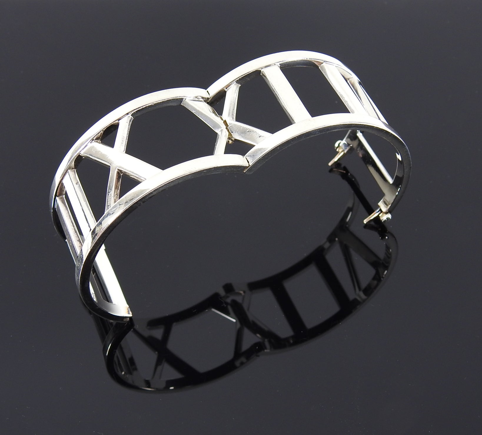 Tiffany and Co. Vintage 2003 Sterling Silver Wide Atlas Cuff Hinged Bracelet