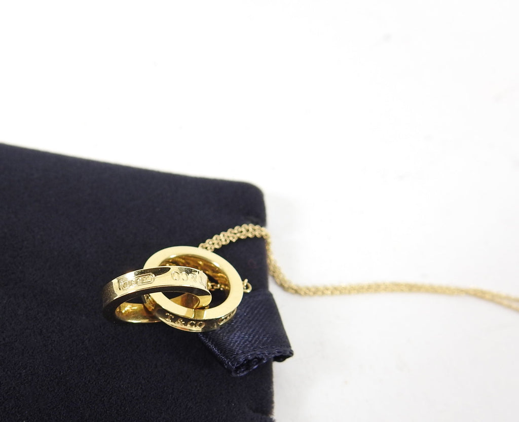 Tiffany and Co.  18k Gold Interlocking Circles Pendant Necklace