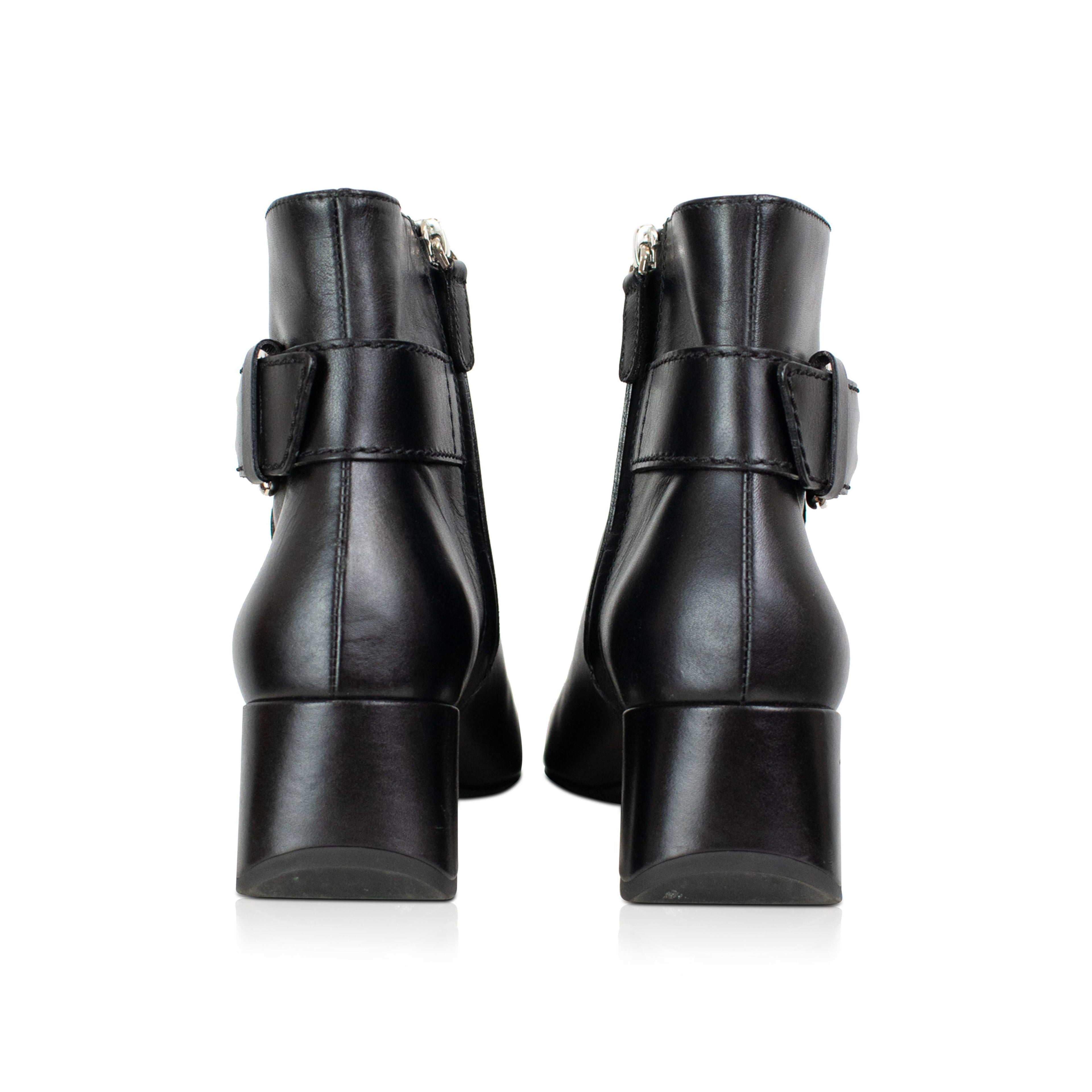 Tod's Ankle boots - 38