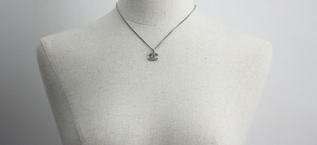 Chanel 10V Rhinestone Silver CC Mark Necklace