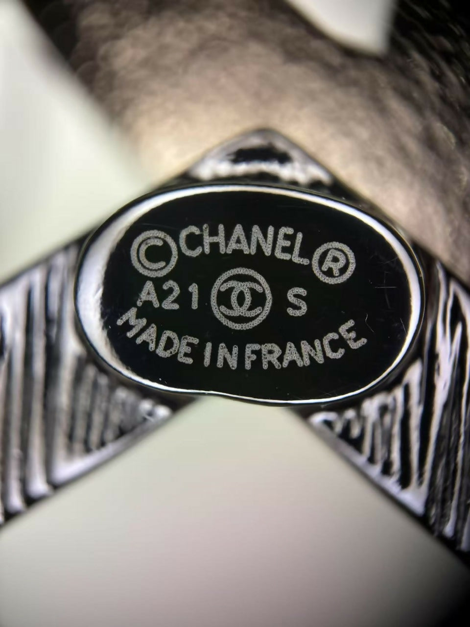 Chanel A21C Rhinestone & Imitation Pearl Hollow Star Brooch