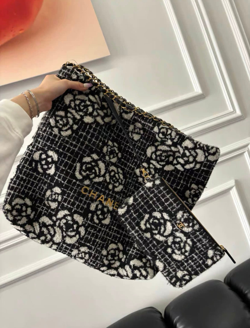 CHANEL 22 TWEED HANDBAG