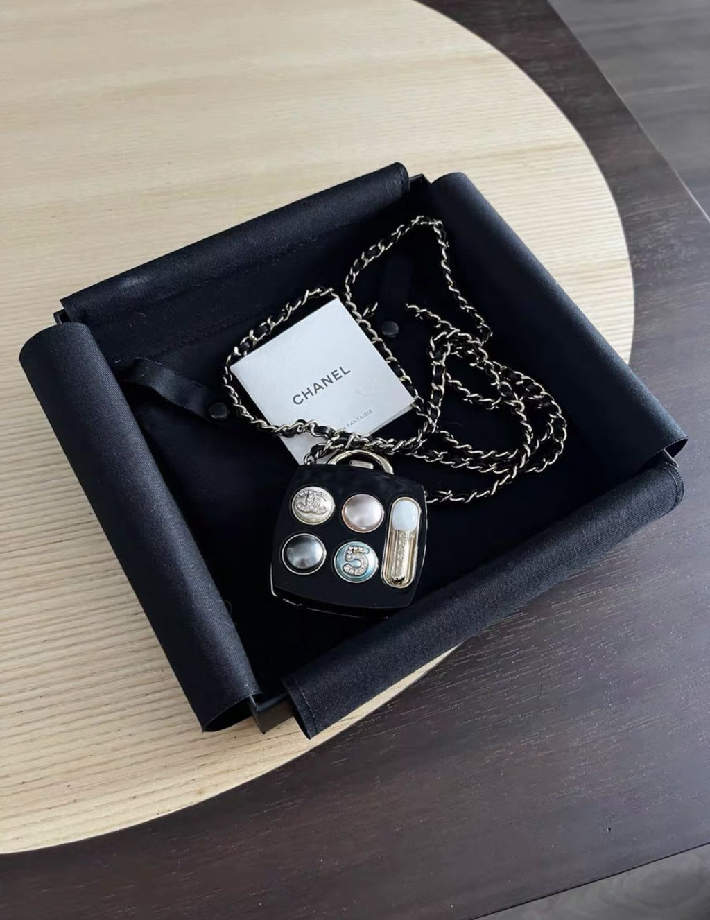 Chanel 23s eye shadow palette small box