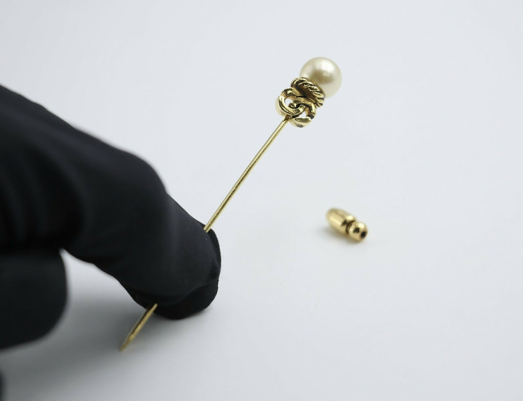Chanel Vintage 1954-71 Gold-plated Imitation Pearl Twist CC Bar Brooch