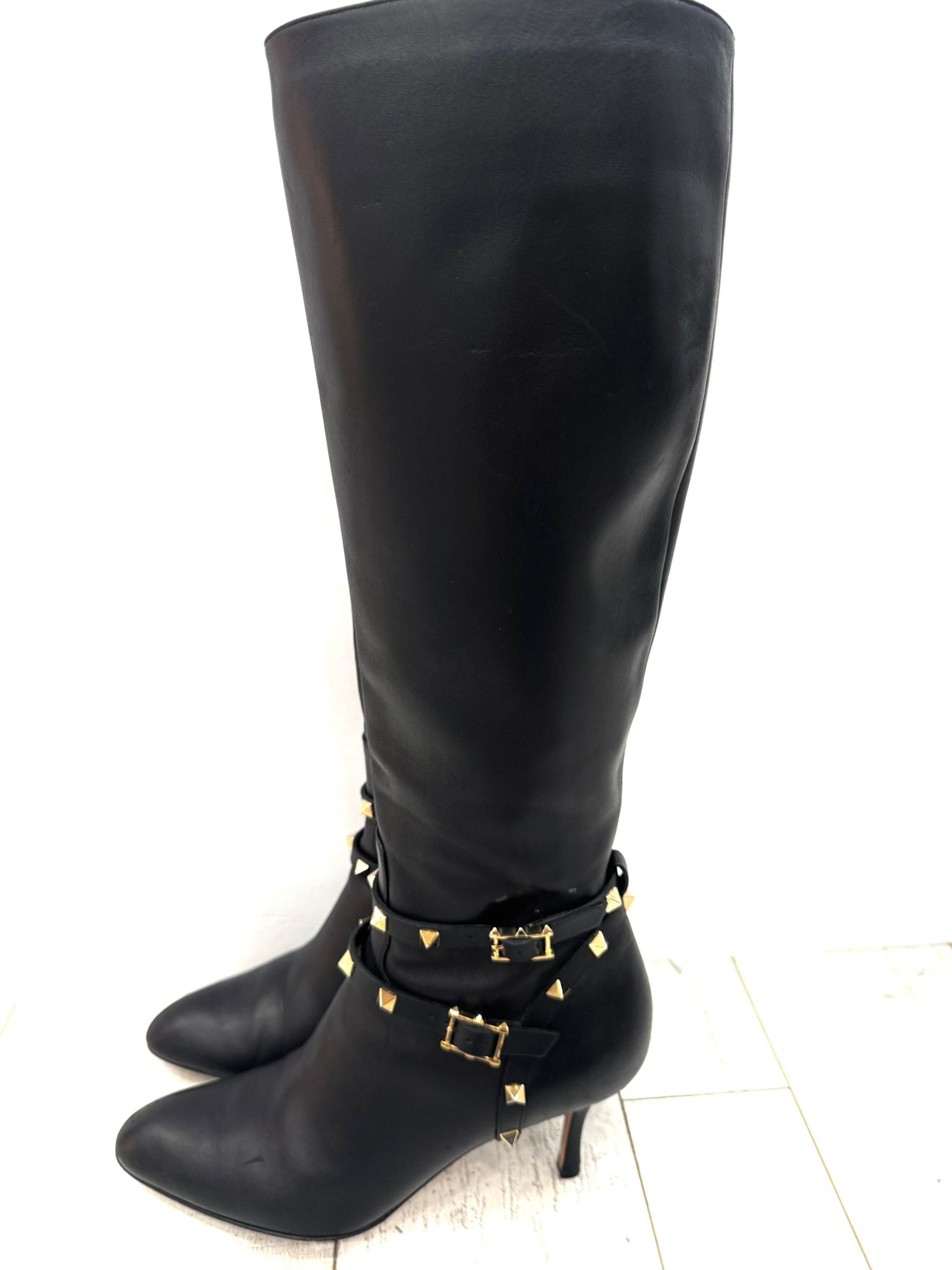 VALENTINO GARAVANI CALFSKIN ROCKSTUD KNEE-HIGH BOOTS