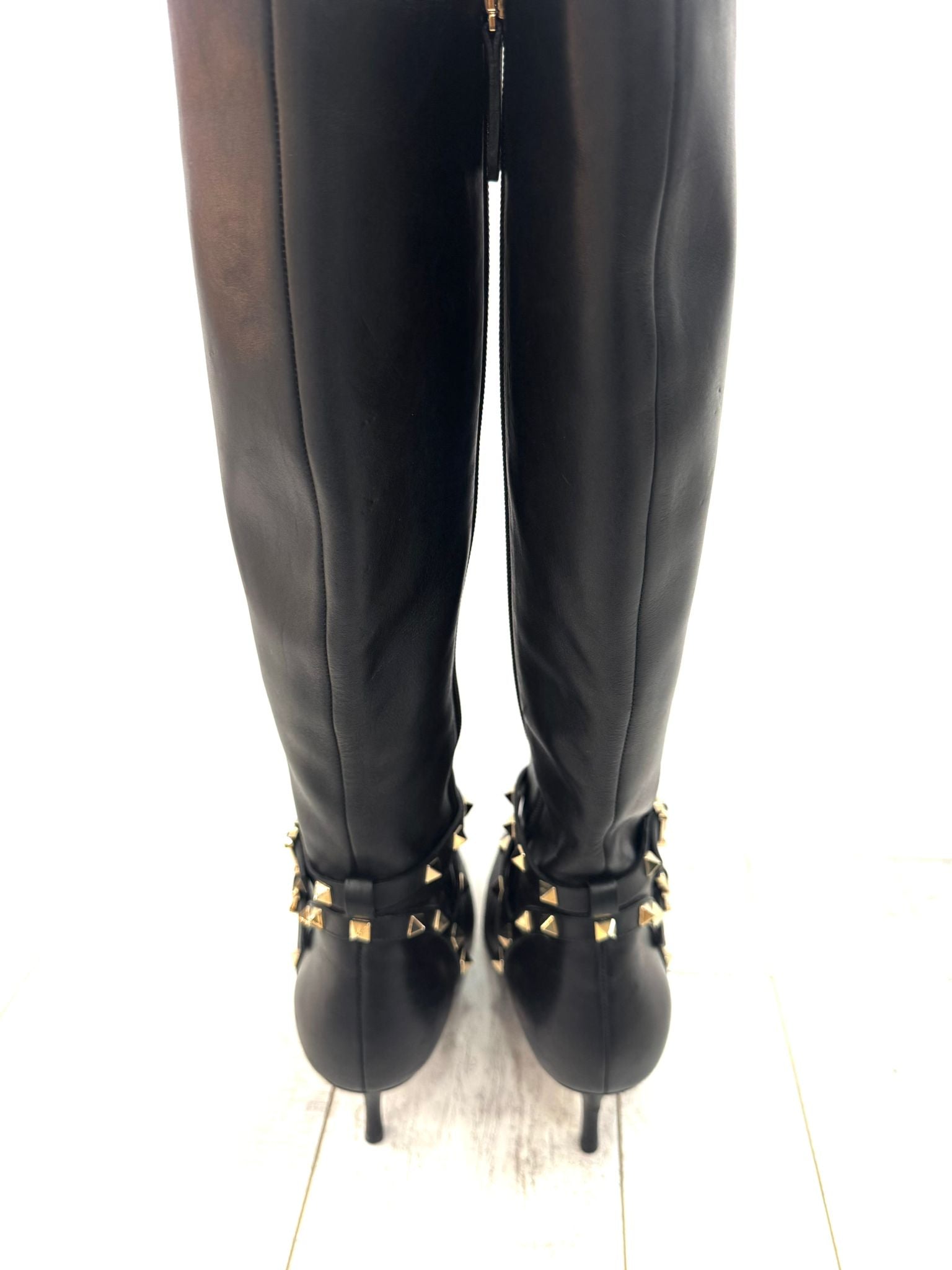 VALENTINO GARAVANI CALFSKIN ROCKSTUD KNEE-HIGH BOOTS