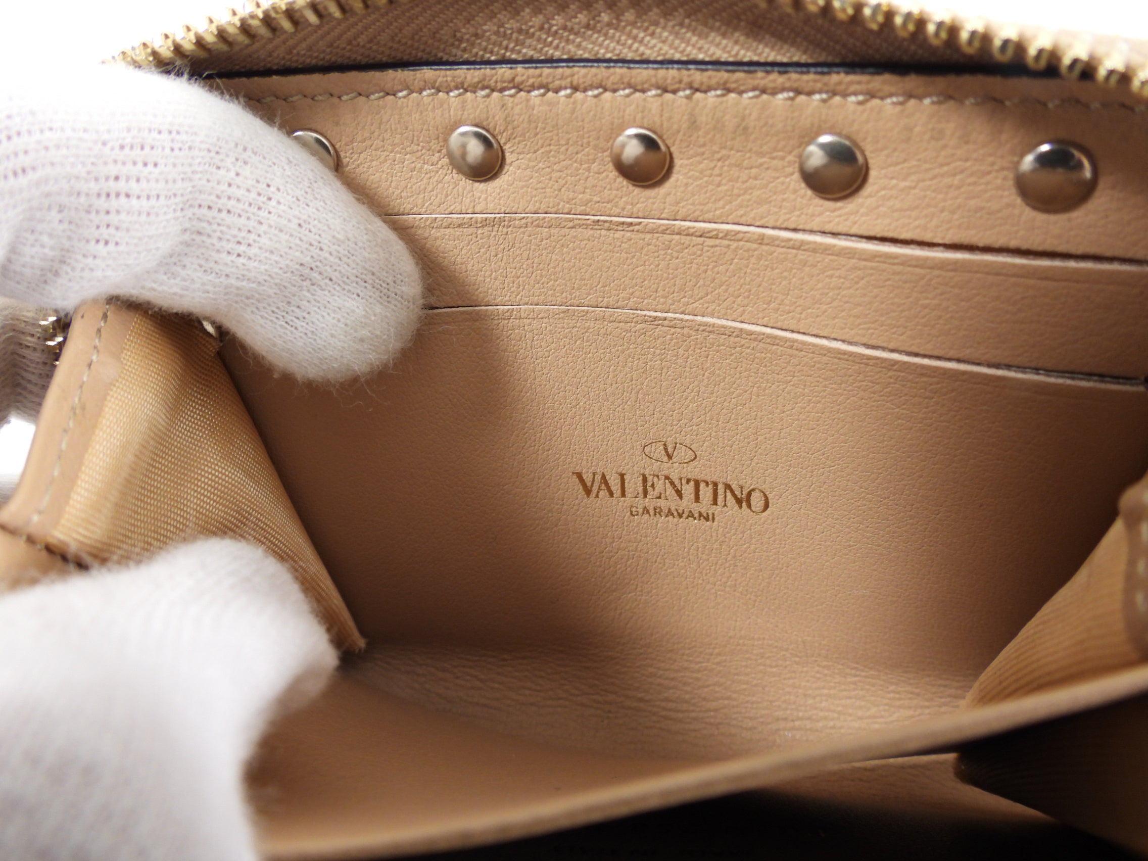 Valentino Nude Rockstud Leather Small Zip Wallet