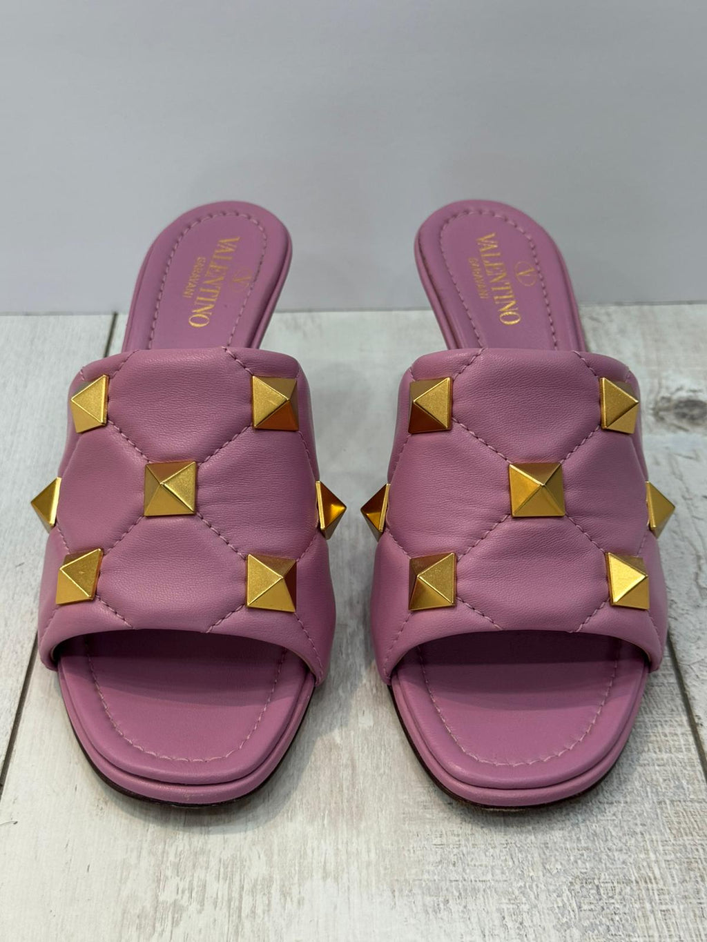 VALENTINO GARAVANI NAPPA QUILTED ROMAN STUD SLIDE