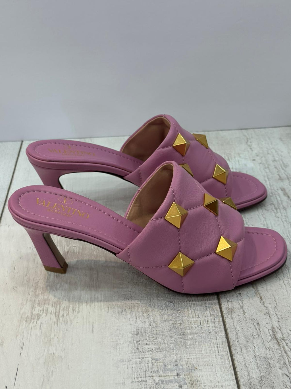 VALENTINO GARAVANI NAPPA QUILTED ROMAN STUD SLIDE