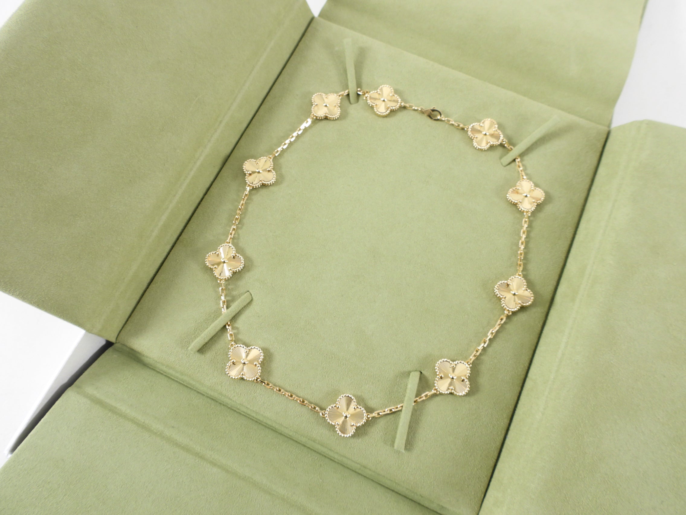 Van Cleef & Arpels 18k Gold Vintage Alhambra Necklace 10 motifs