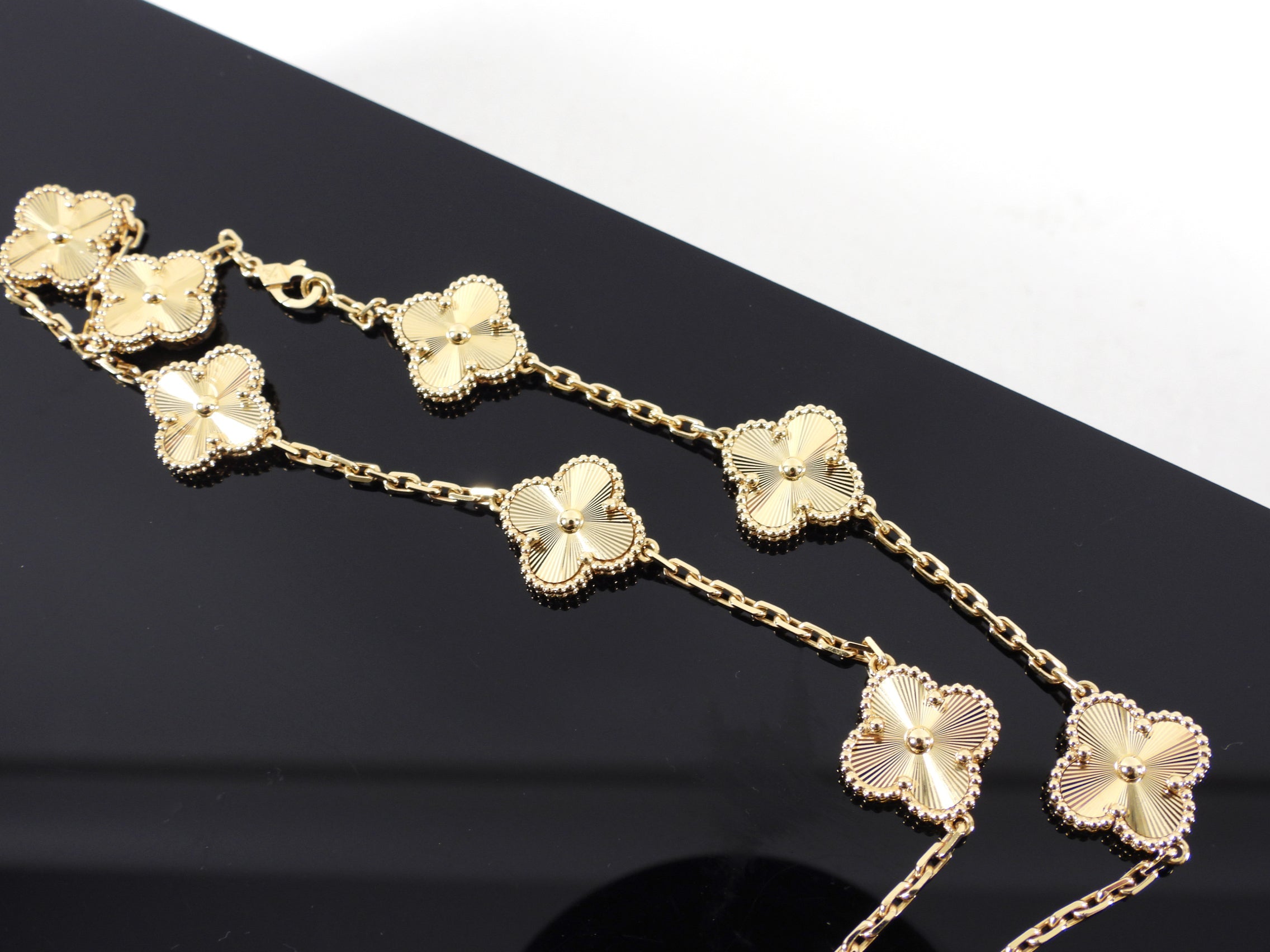 Van Cleef & Arpels 18k Gold Vintage Alhambra Necklace 10 motifs