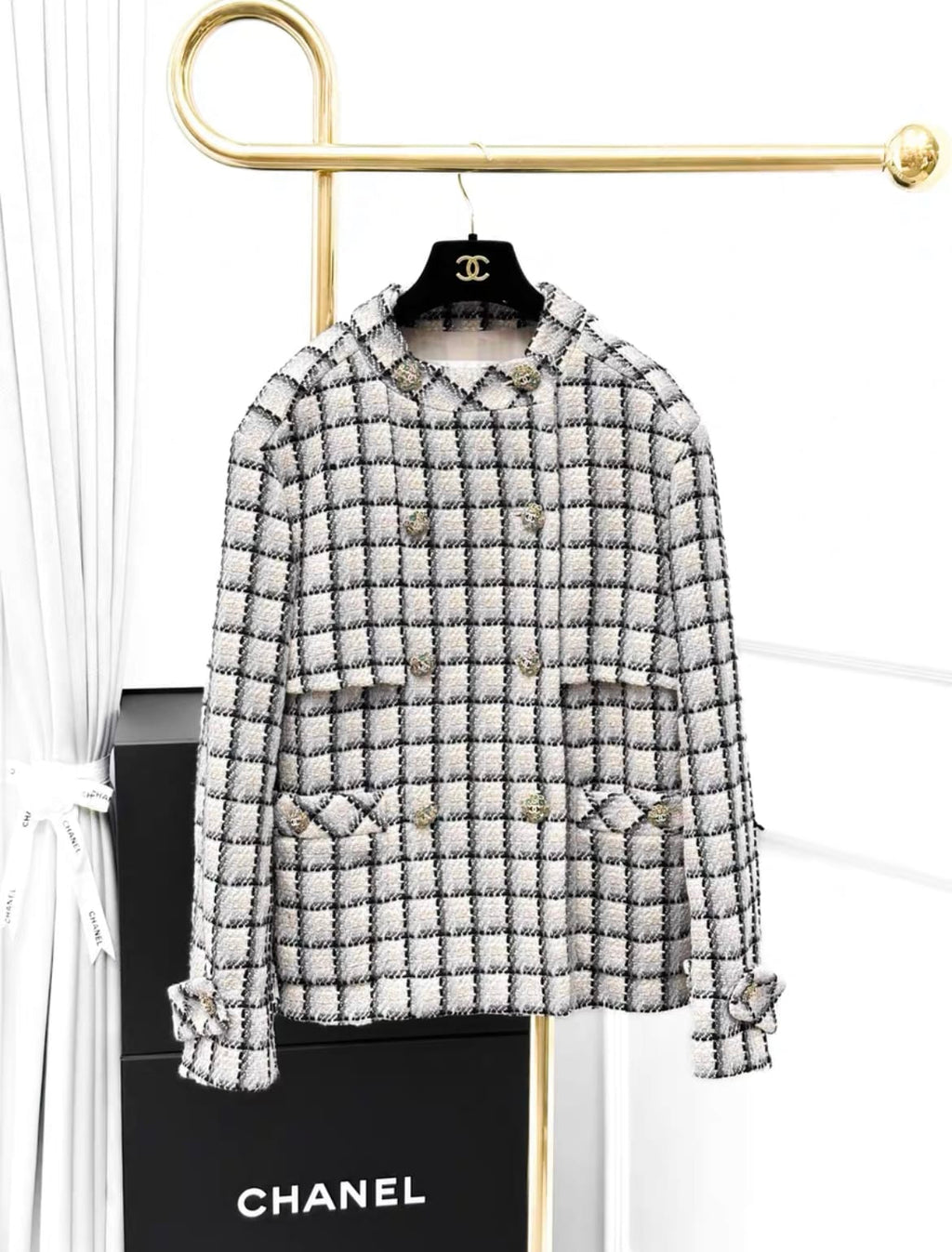 Chanel 22AW black and white plaid tweed jacket