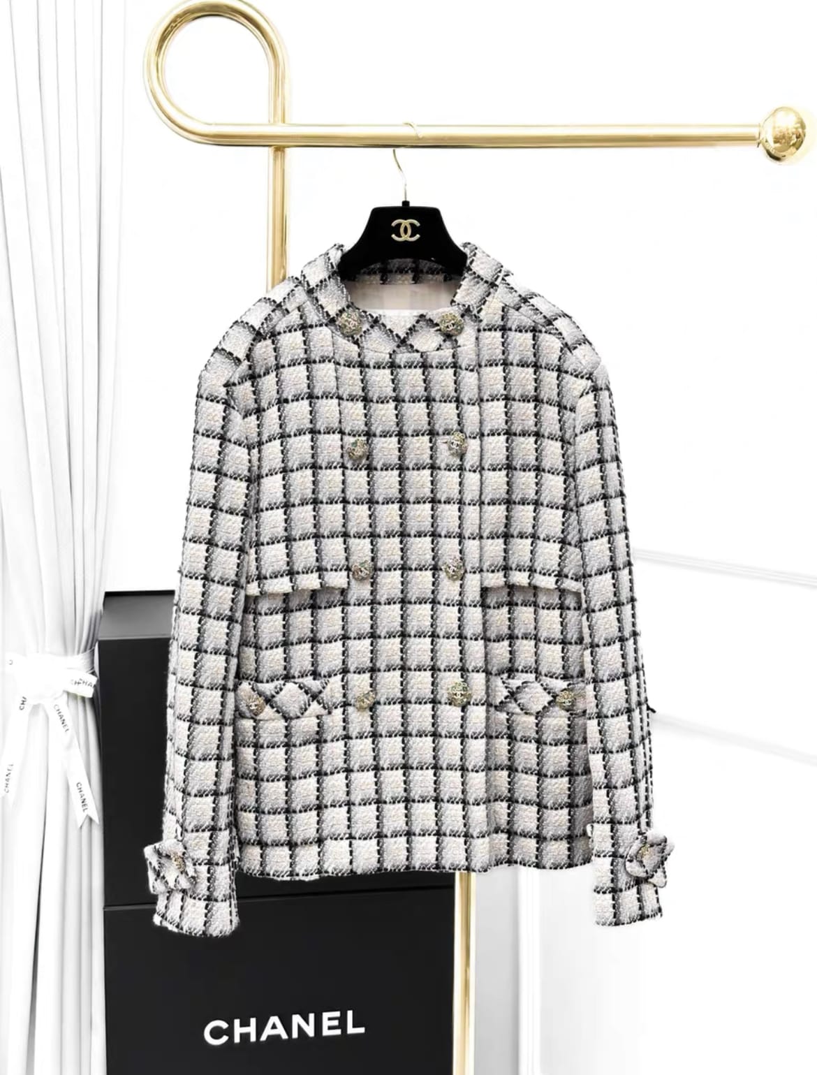 Chanel 22AW black and white plaid tweed jacket