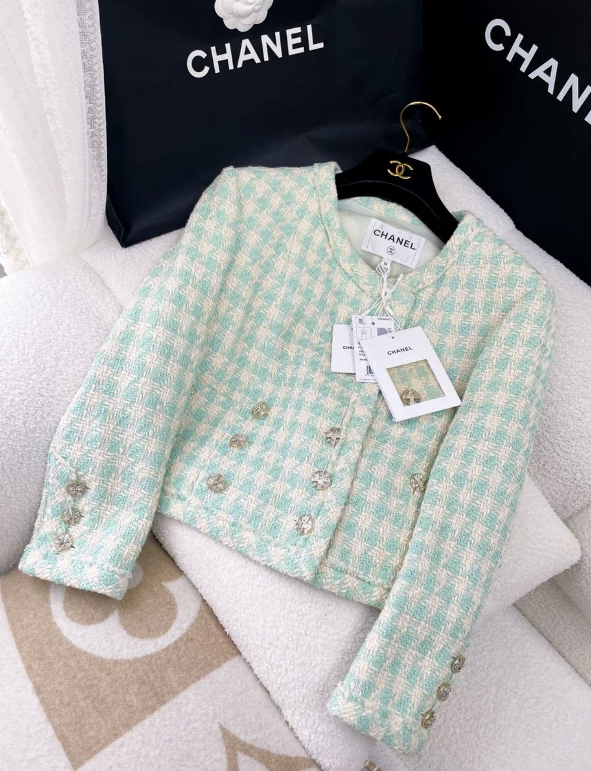 CHANEL 23S RUNWAY TWEED JACKET LT BLUE/ ECRU 36