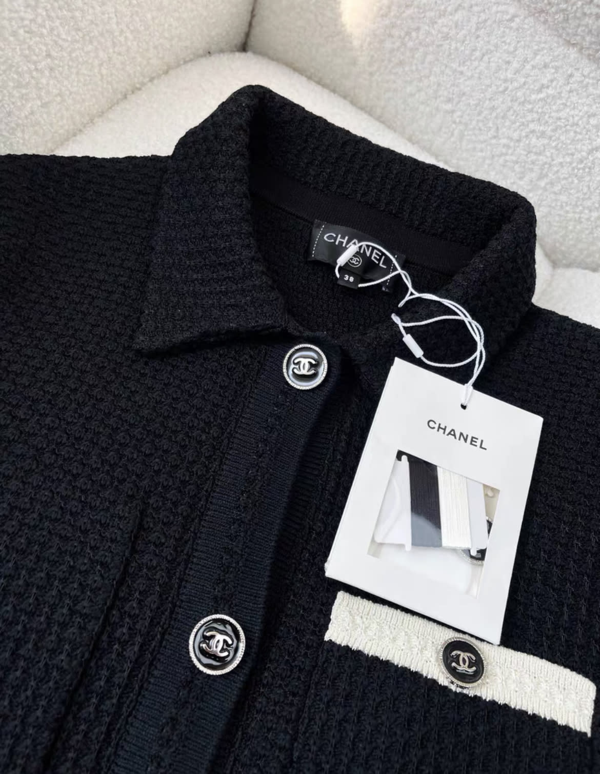 Chanel 24P black white edge knitted igan