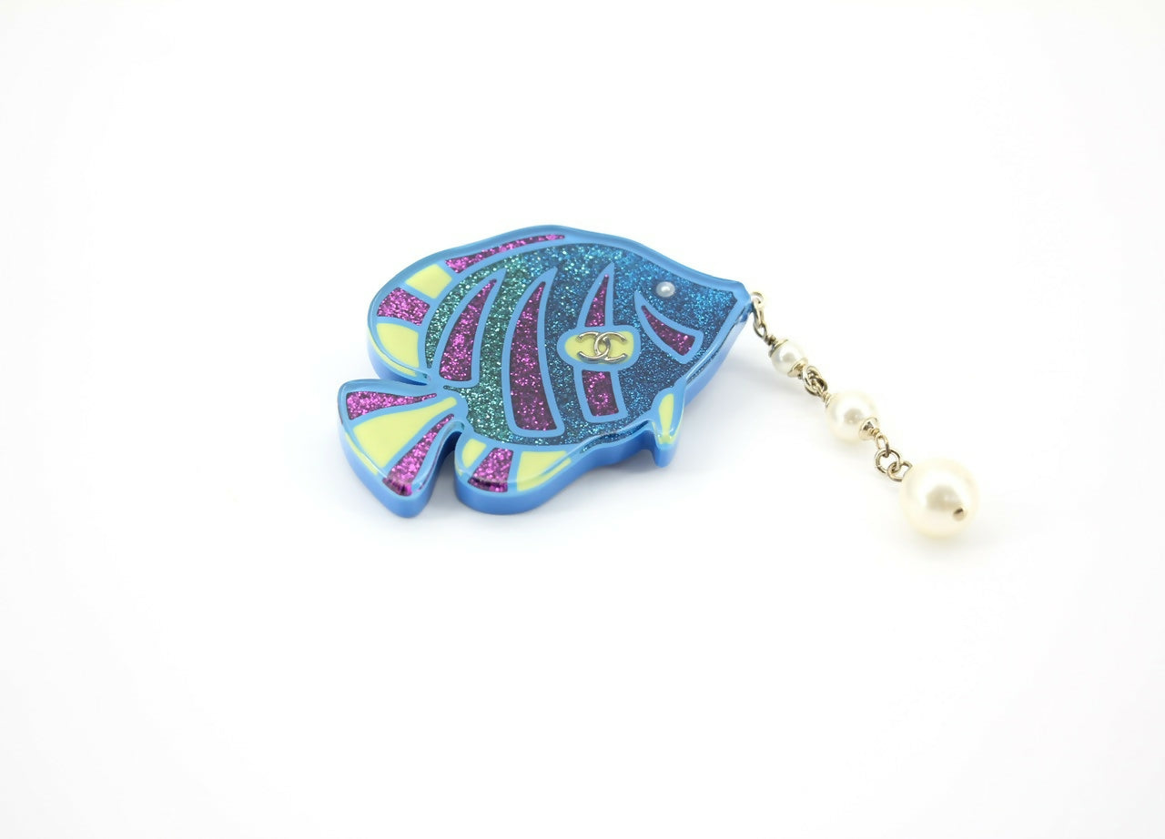 Chanel D19S Imitation Pearl Resin Glitter Tropical Fish Brooch