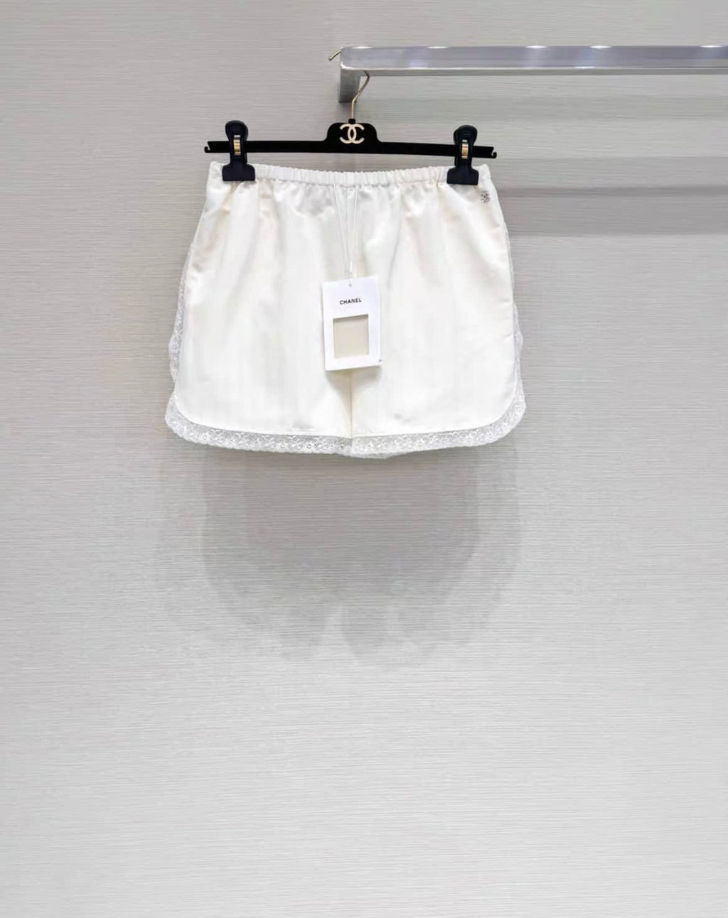 Chanel 23ss White Lace Shorts, fr38
