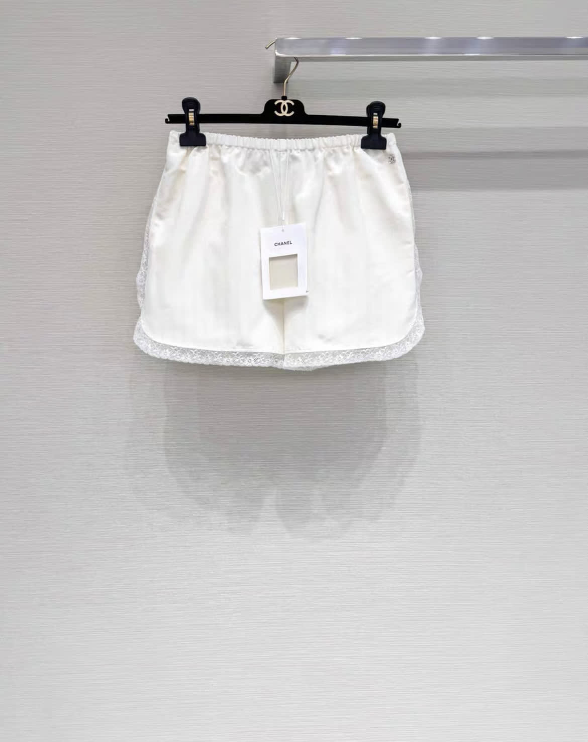 Chanel 23ss White Lace Shorts, fr38