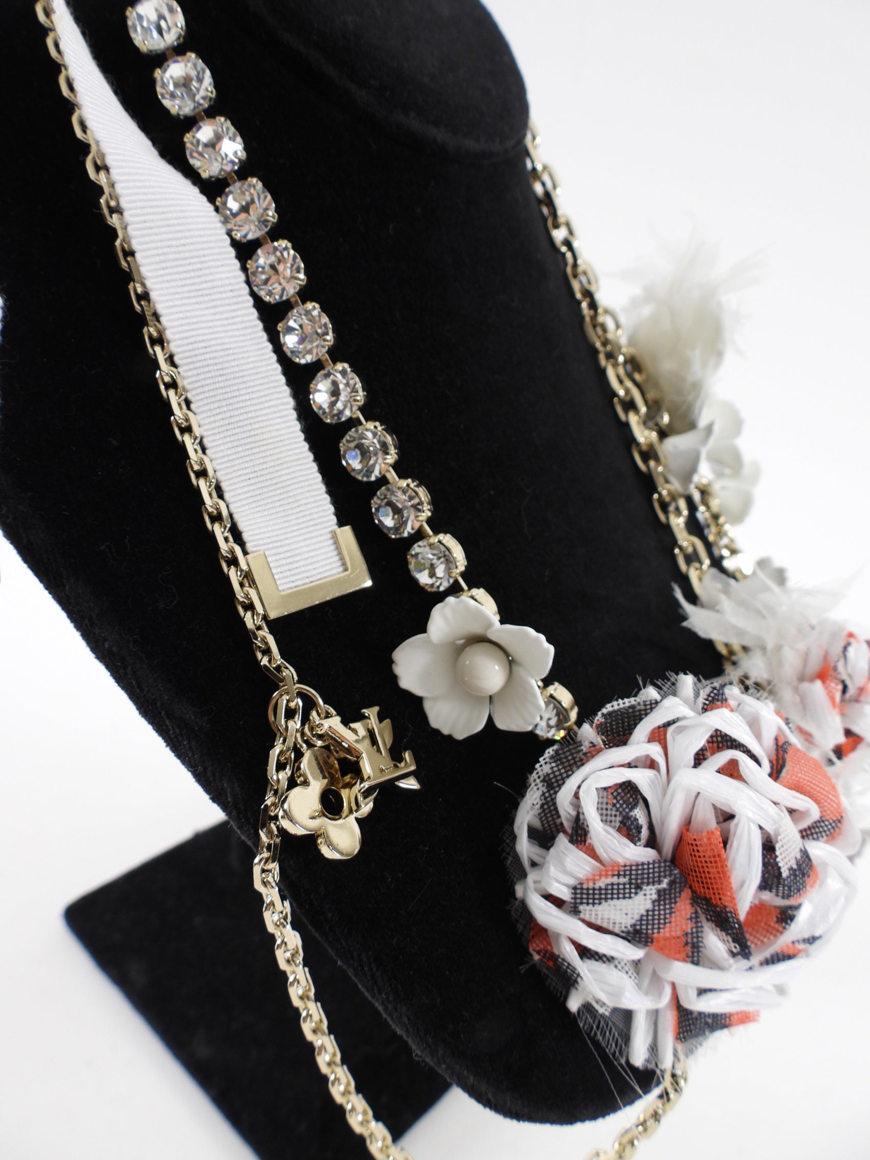 Louis Vuitton Vintage Fall 2005 Red and White Chain Crystal Flower Ribbon Necklace