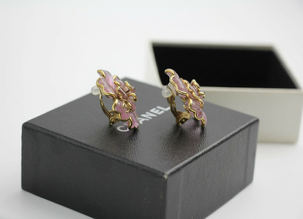 Chanel Vintage 02A Gripoix Pink Camellia Clip-on Earring