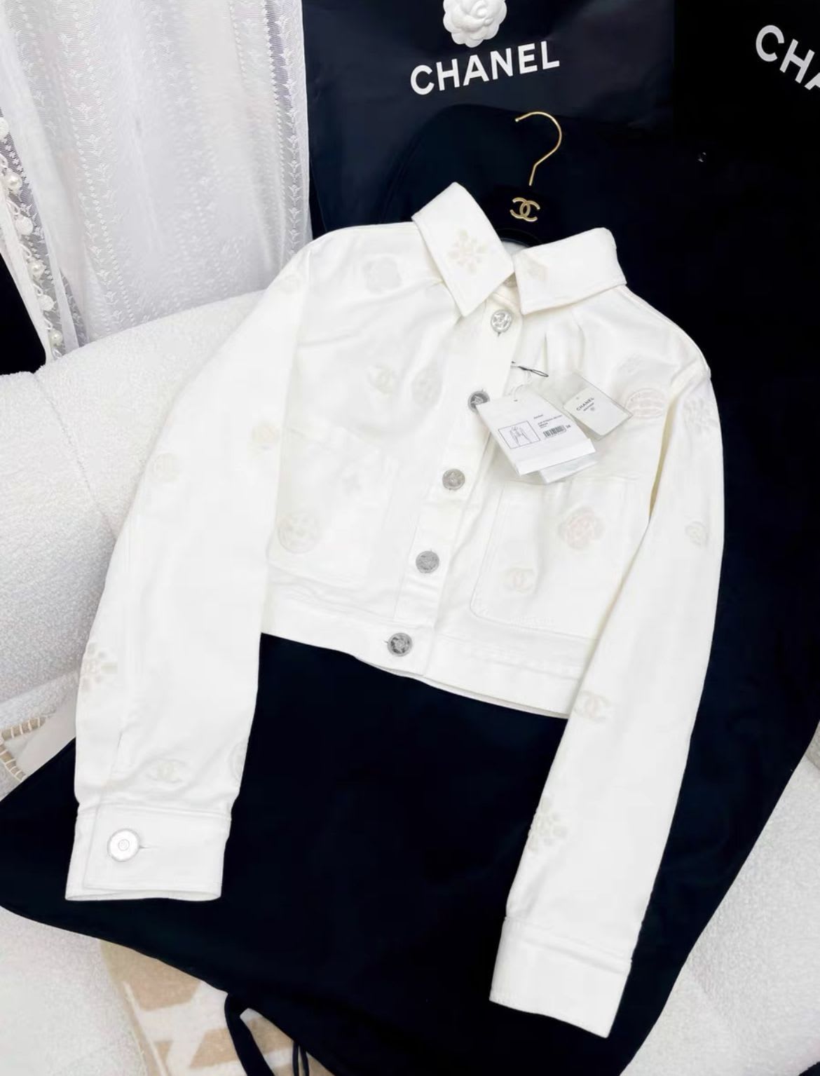 Chanel 21ss White Embossed Denim Jacket