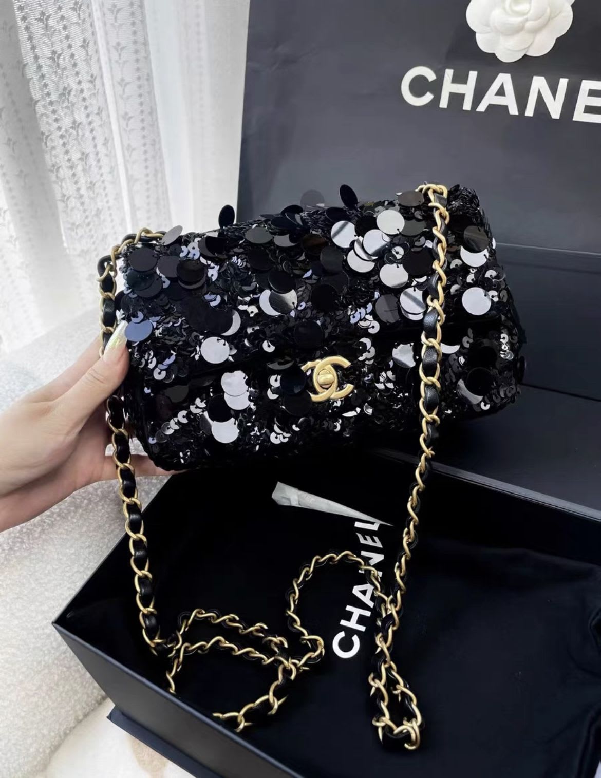 Chanel 22 black sequin cf large mini chain bag
