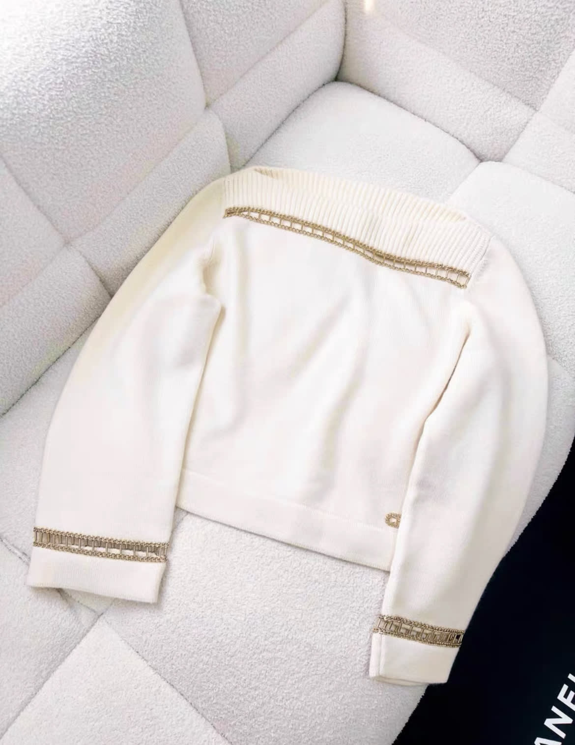 Chanel Off-White Cashmere Knitted Sweater Top