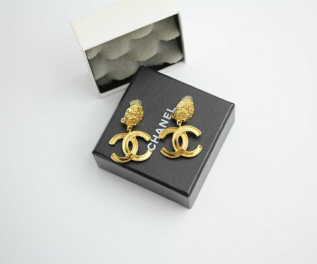 Chanel Vintage 95A Gold-plated Carved Dangle Clip-on Earrings