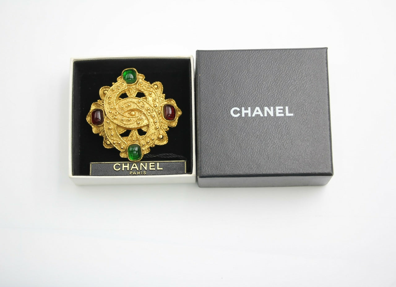 Chanel Vintage 94A Grapevine Gripoix Red and Green Gold-plated Rhombus Brooch