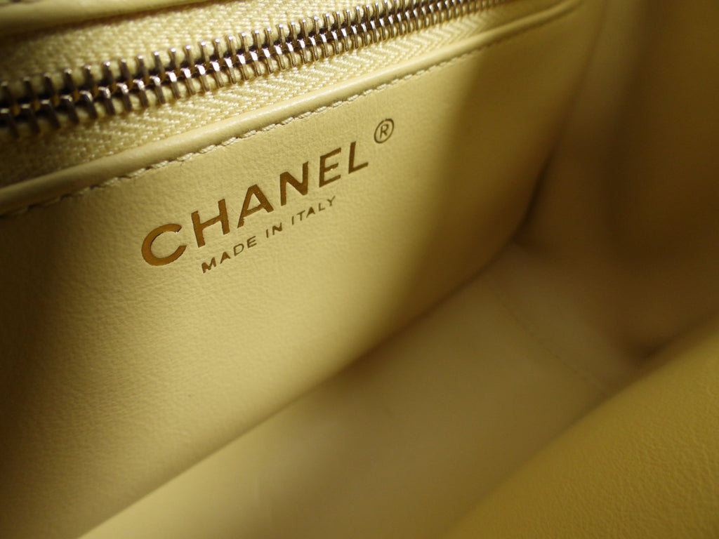 Chanel Yellow Caviar Quilted Small / Mini Business Affinity Flap Clutch Bag