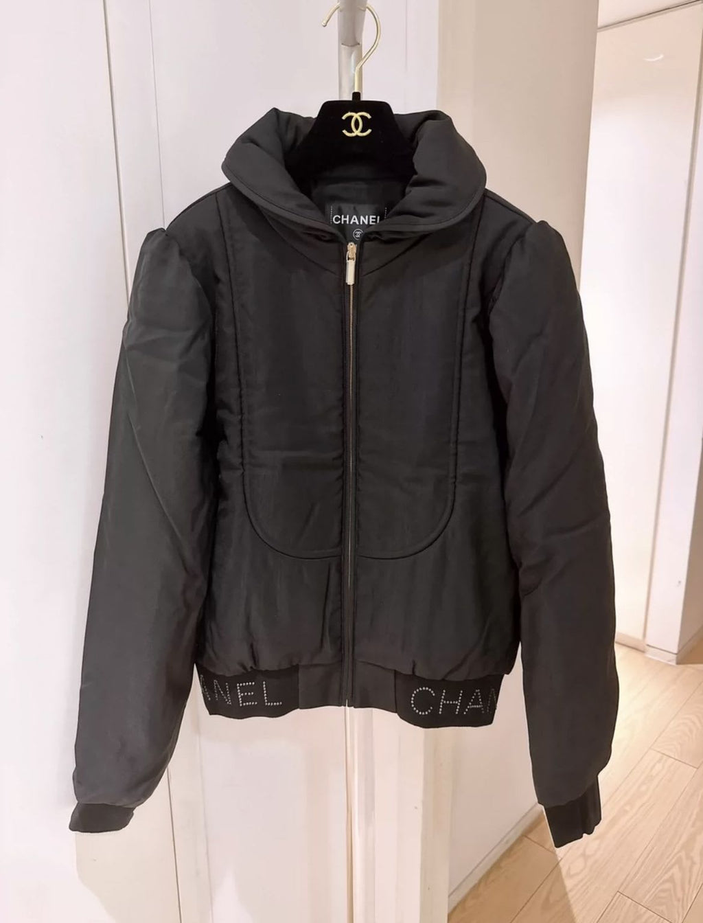 Chanel 20 Coco Neige black collar cotton jacket