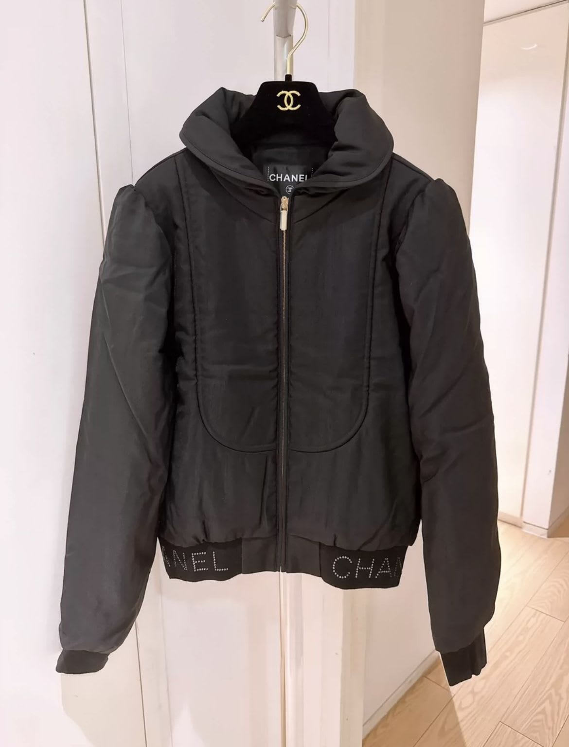 Chanel 20 Coco Neige black collar cotton jacket